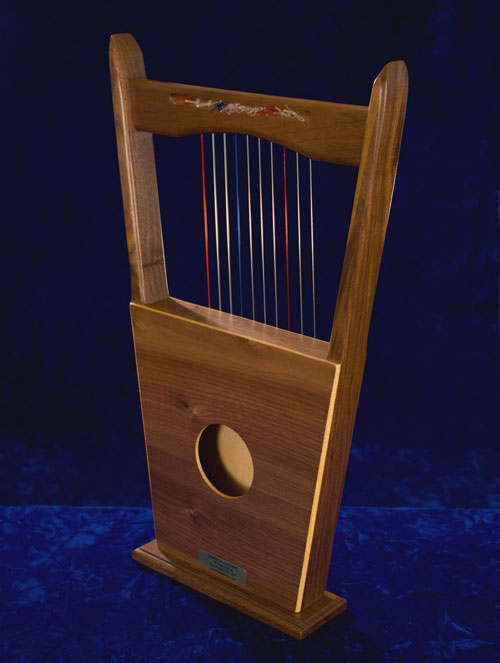 Kinnor Harp back