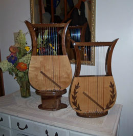 Davidic harp with detachable support stand